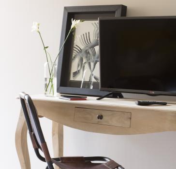 Doppelzimmer Schreibtisch mit Balkon