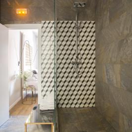 Camera con bagno privato nel centro di Barcellona