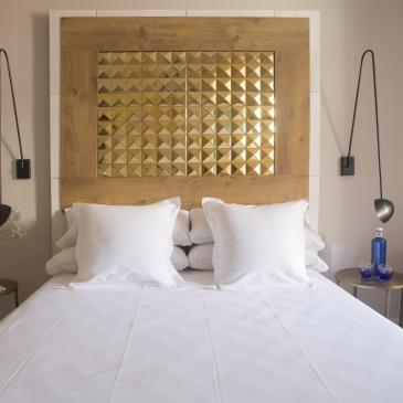 Chambre supérieure avec vue sur la cour