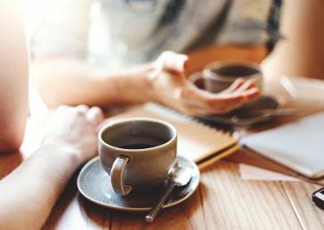 Café, chá e biscoitos gratuitos